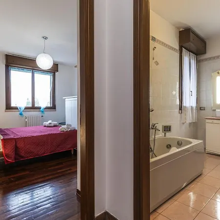 Residenza Capuano - Affitti Brevi Italia ゲストハウス モデナ