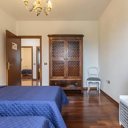 Residenza Capuano - Affitti Brevi Italia Модена