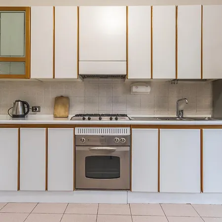 Konukevi Residenza Capuano - Affitti Brevi Italia Modena