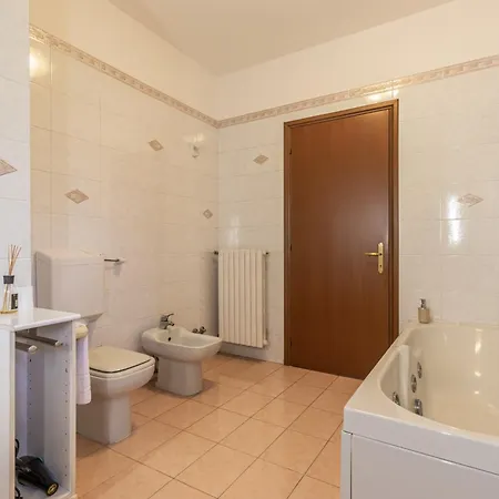 Residenza Capuano - Affitti Brevi Italia ゲストハウス モデナ